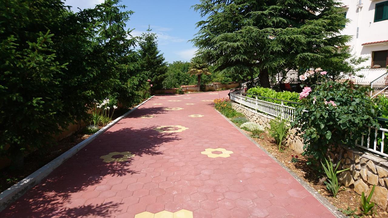 Countryside Family Retreat Apartment Sibenik Bagian luar foto